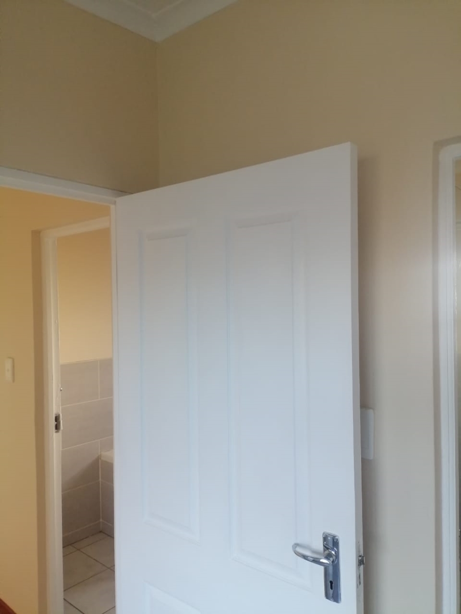 To Let 2 Bedroom Property for Rent in Cove Rock Eastern Cape